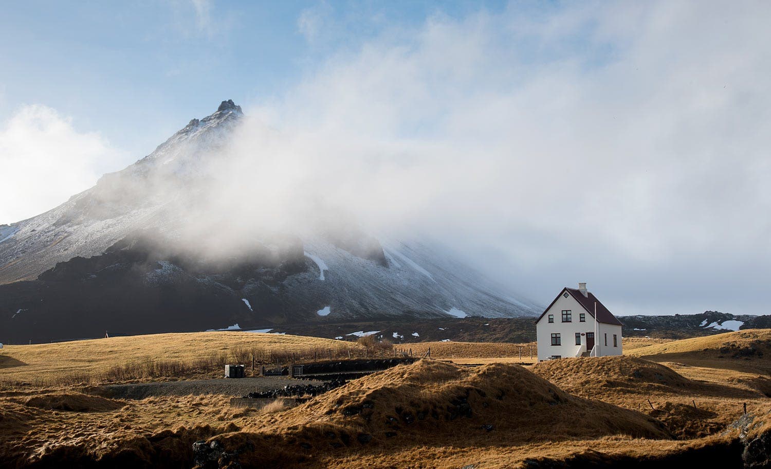 Arnarstapi fishing village beneath Snæfellsjökull